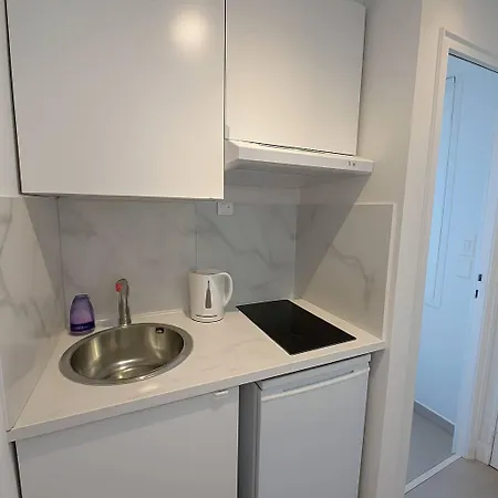 Apartment 13 Avec Ascenseur - 2p *