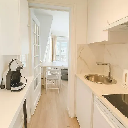Apartment 13 Avec Ascenseur - 2p